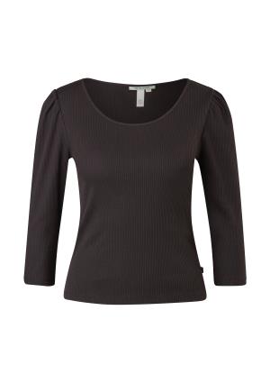 Q/S designed by Camisa  preto