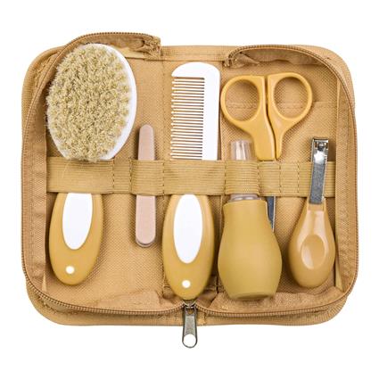 Saro Baby Neceser de Aseo para Bebé Mostaza 8 Productos