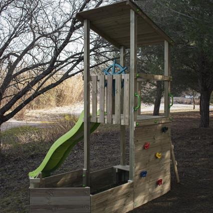 Parque infantil nautilus com rampa