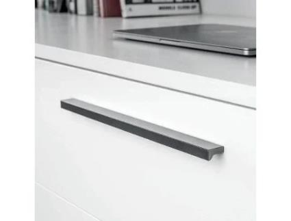 Tirador alumino angle acabado efecto inox medida tirador dist. 256mm.