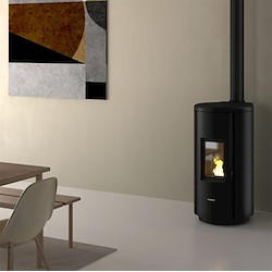 Salamandra a pellets FREEPOINT CHROME WIFI 7KW PRETO