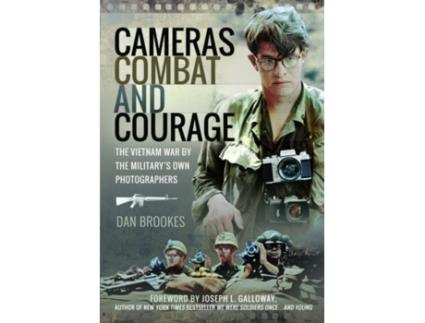 Livro cameras, combat and courage de dan brookes (inglês)