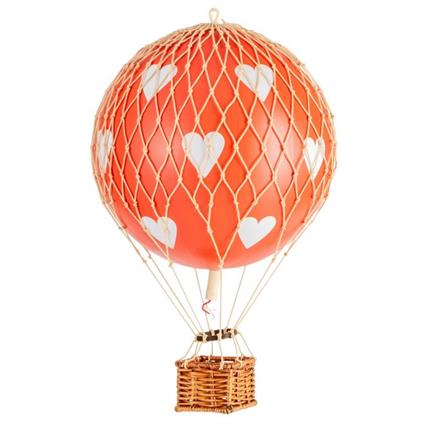 Corações vermelhos do Globo Aerostático médio