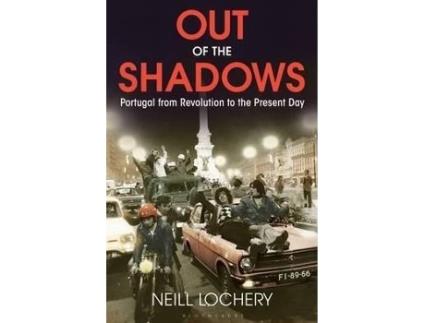 Livro Out Of The Shadows de Neill Lochery
