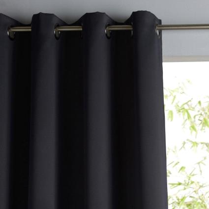 Cortinado opaco e térmico, com ilhós