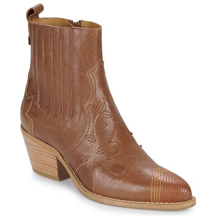 Casta  Botas baixas DAWN  Castanho Disponível em tamanho para senhora. 37,38,39,40.Mulher > Sapatos > Botins