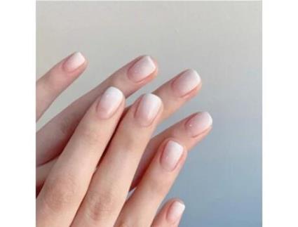 Tips para Unhas Artificiais em Gradiente de Branco para Leitoso Estilo Curto Quadrado para Uso Diário