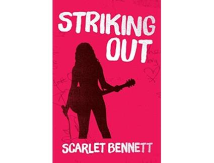 Livro Striking Out de Scarlet Bennett (Inglês)