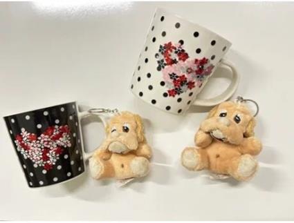 Caneca Coração com Porta-Chaves Peluche Cor Sortida