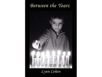 Livro Between the Years de Lynn Cohen (Inglês)