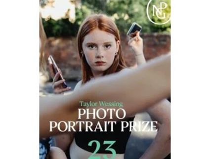 Livro Taylor Wessing Photo Portrait Prize 2023 de SABINA JASKOT-GILL (Inglês)