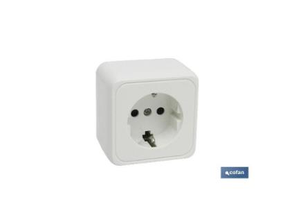 Base cuadrada superficie +t.t.(16a-250v)