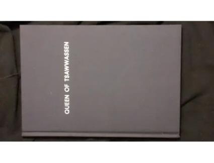 Livro Queen Of Tsawwassen De #value (inglês - Capa Dura)