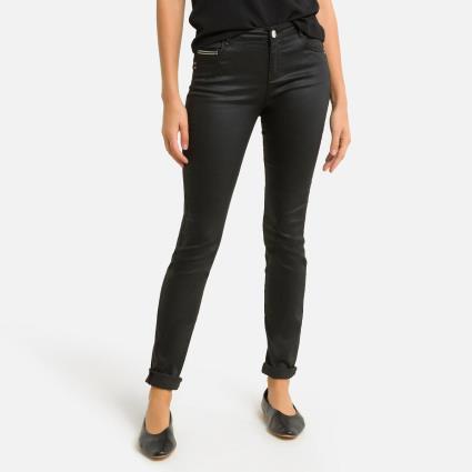 Calças slim revestidas