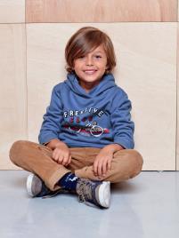 Calças slim, em bombazina, para menino bege medio liso com motivo