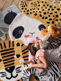 Tapete Zebra branco claro liso com motivo