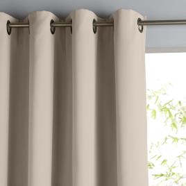 Cortinado opaco e térmico, com ilhós