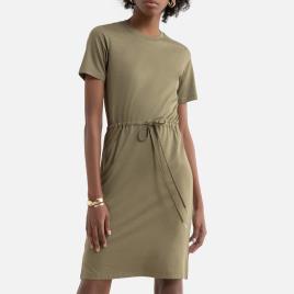 Vestido estilo t-shirt de gola redonda, ajustado na cintura