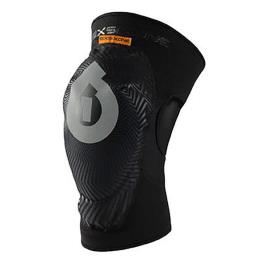 Sixsixone Joelheiras Comp Am L Black