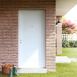 Porta de entrada de PVC MULTI SEVILHA 98X208CM BRANCA DIREITA
