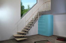 Escada em L DUPLA VIGA CINZA-PINHO CORRIMÃO PINHO