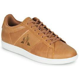 Le Coq Sportif  Sapatilhas COURTCLASSIC  Castanho Disponível em tamanho para homem. 39,40,41,42,43,44,45,46.Homem > Sapatos > Tenis