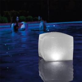 Cubo LED Insuflável para a Piscina 