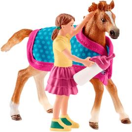 Conjunto de Figuras  Menina e Potro com Manta