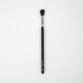 BH Cosmetics Tapered Crease Brush