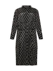 KAFFE CURVE Vestidos camiseiros  preto / branco