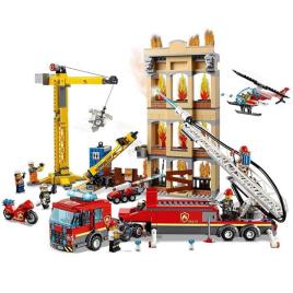 LEGO City Fire 60216 Bombeiros Combatem o Fogo no Centro da Cidade