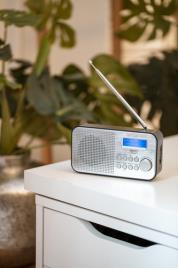 Rádio Portatil  Cr 1179