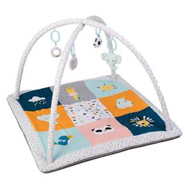 Eurekakids Baby Gym And Play Mat With 3 Dolls Included Colorido