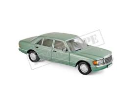 Veículo Miniatura Montado Mercedes 560 Sel Cinza Claro Metálico 1991 1-18 NOREV