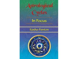 Livro Astrological Cycles in Focus de Sasha Fenton (Inglês)