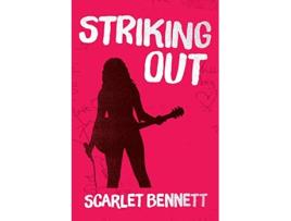 Livro Striking Out de Scarlet Bennett (Inglês)