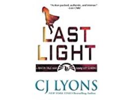 Livro Last Light Beacon Falls Mysteries featuring Lucy Guardino Lucy Guardino Thrillers de Cj Lyons (Inglês)