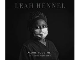 Livro Alone Together de Leah Hennel (Inglês)