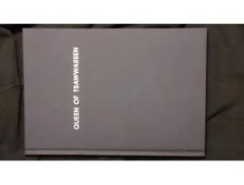 Livro Queen Of Tsawwassen De #value (inglês - Capa Dura)