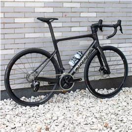 Bicicleta personalizada ORBEA Orca M31eLTD preta 2022