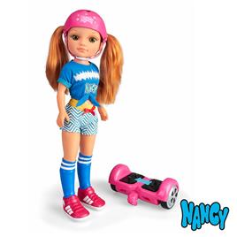 Nancy Dia com Hoverboard