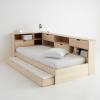 Interieurs Cama com gaveta, nichos e estrado de ripas, Yann
